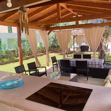 Guest House Dhermi ゲストハウス Dhërmi